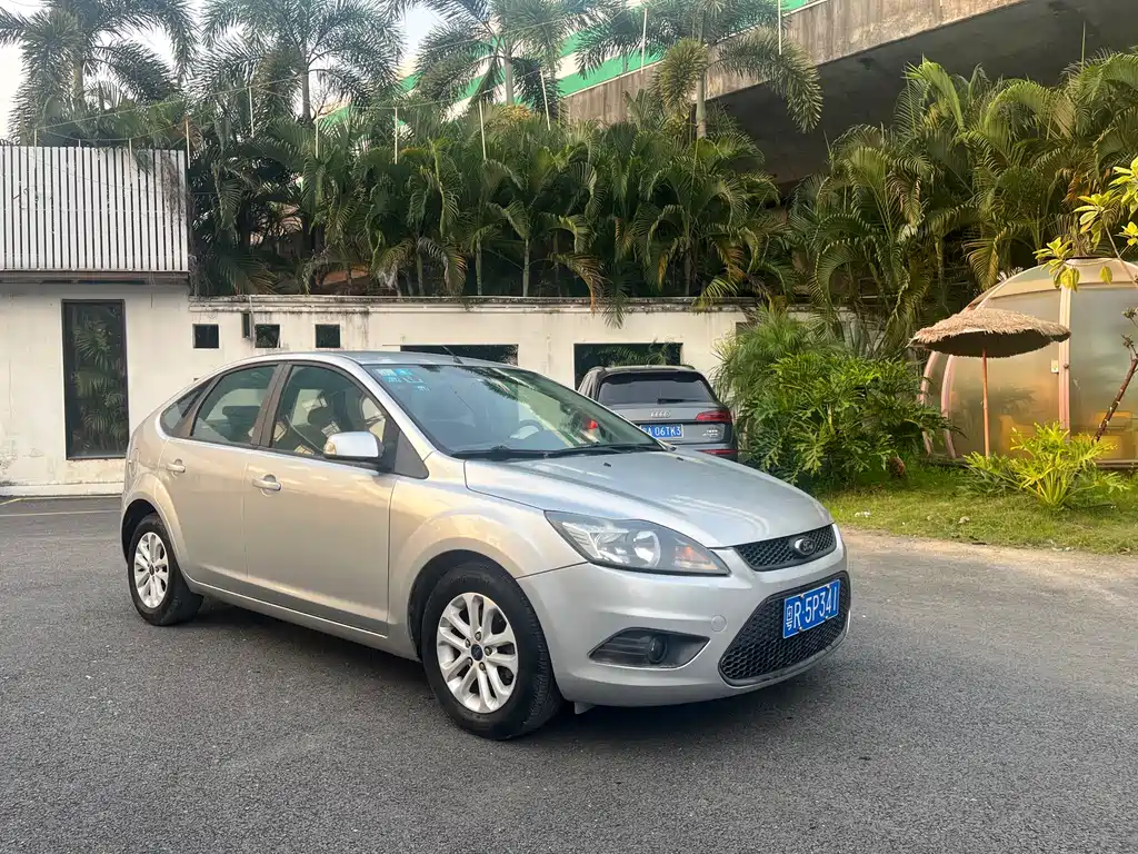 Ford Focus 2013 1.8L MT