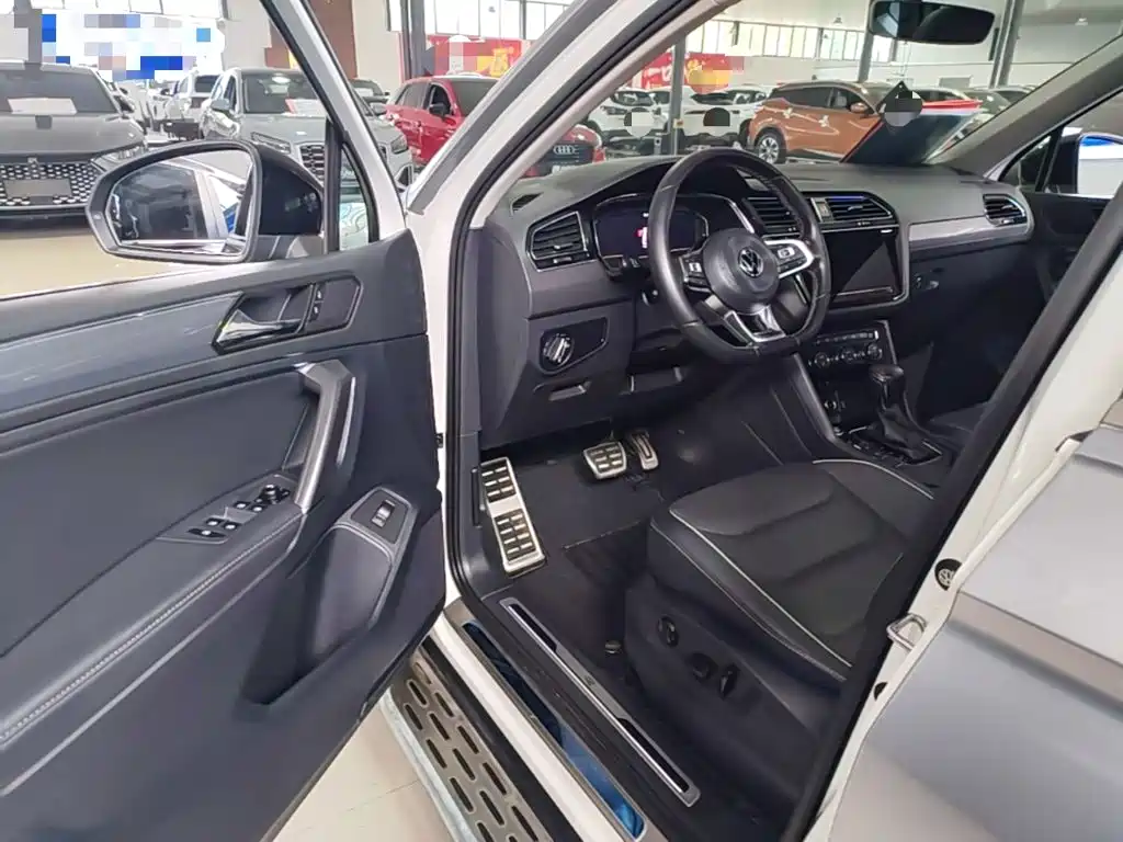 Volkswagen Tiguan L — миниатюра 16