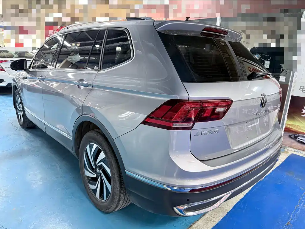 Volkswagen Tiguan L - фото 20