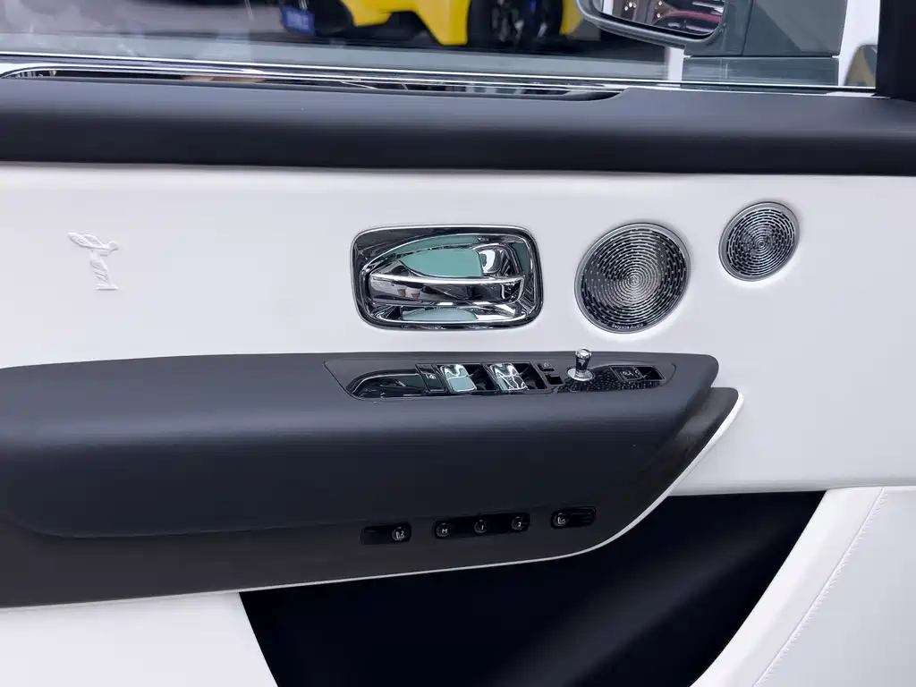 Rolls-Royce Cullinan — миниатюра 12