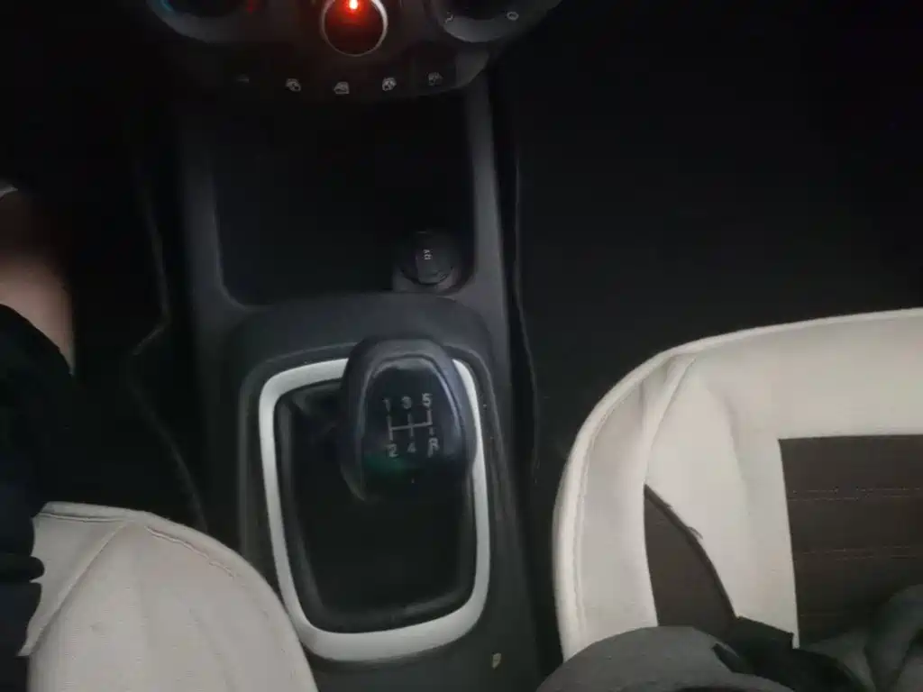 Chevrolet Sail — миниатюра 14