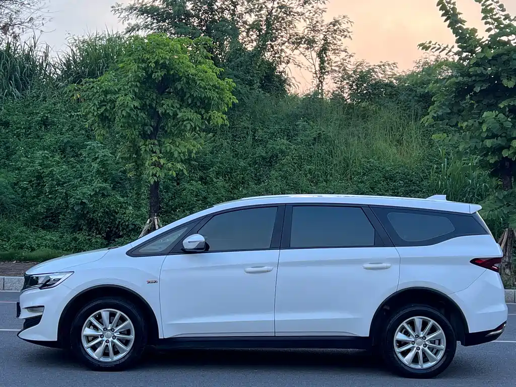 Geely Jia Ji — миниатюра 4