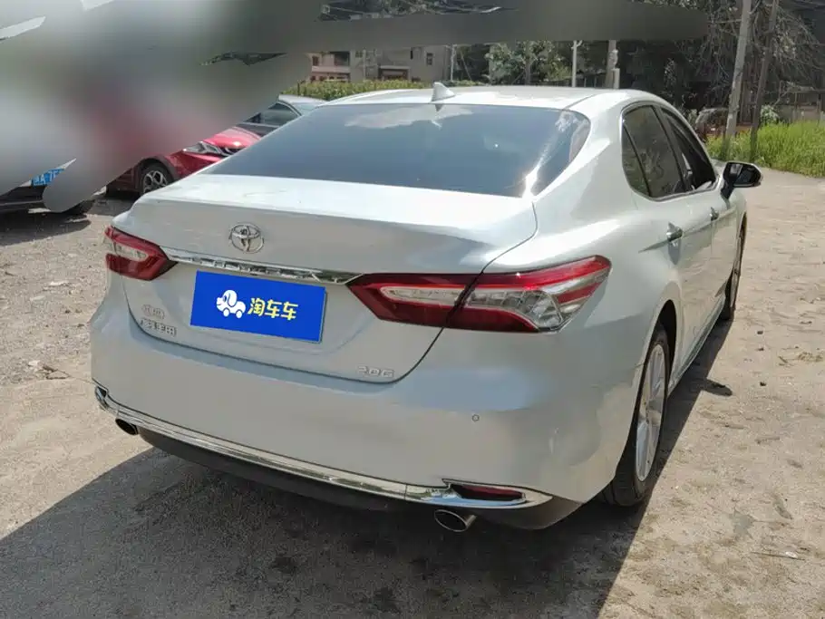 Toyota Camry — миниатюра 3
