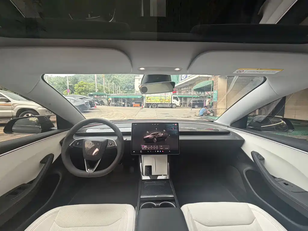 Tesla Model 3 — миниатюра 7
