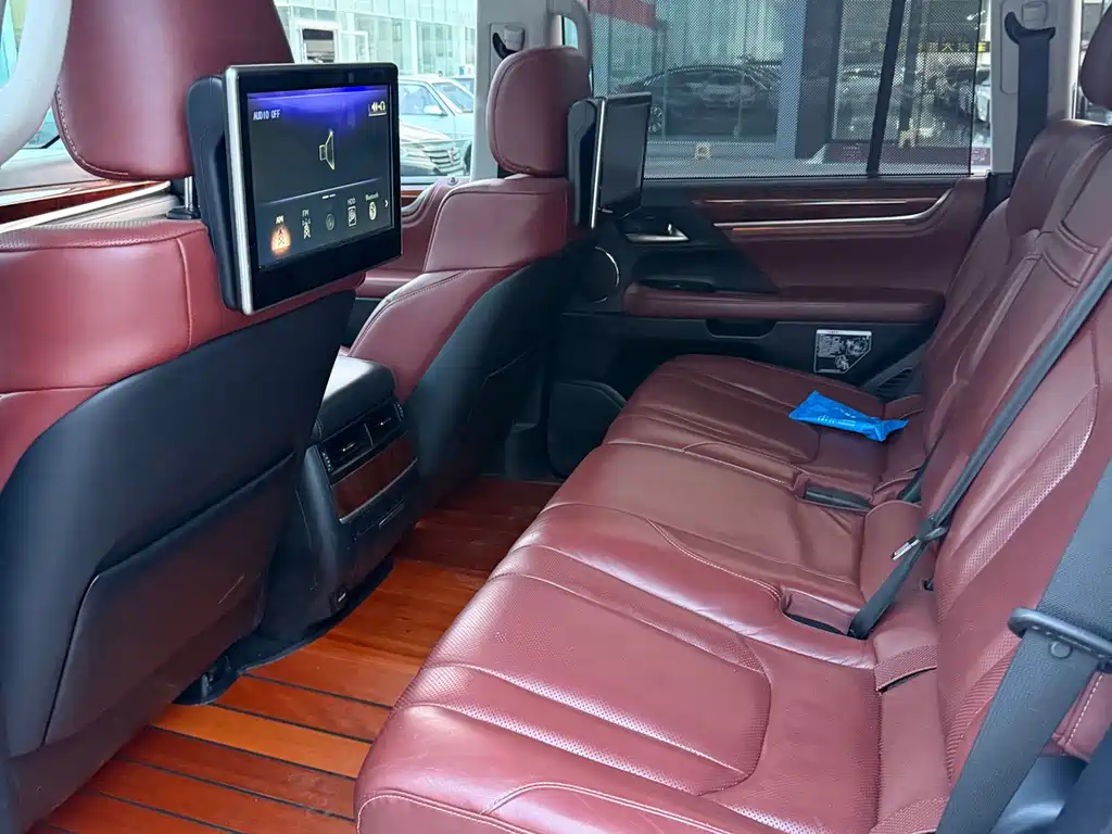 Lexus LX — миниатюра 7