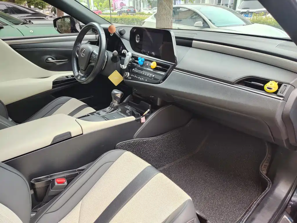 Lexus ES — миниатюра 13