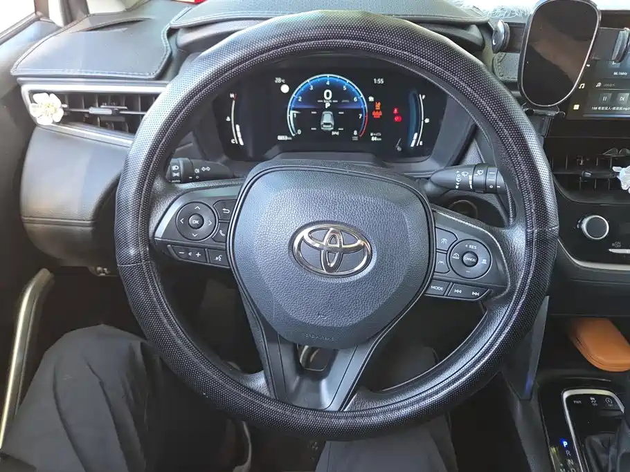 Toyota Corolla Cross — миниатюра 15