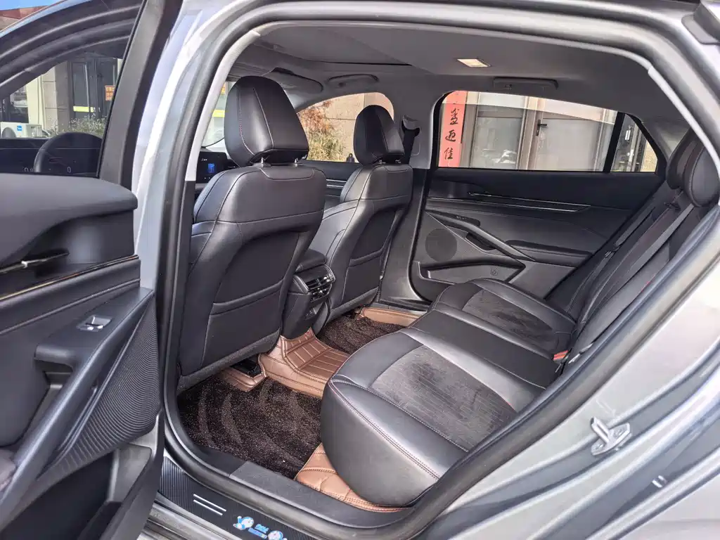 Ford Mondeo — миниатюра 7
