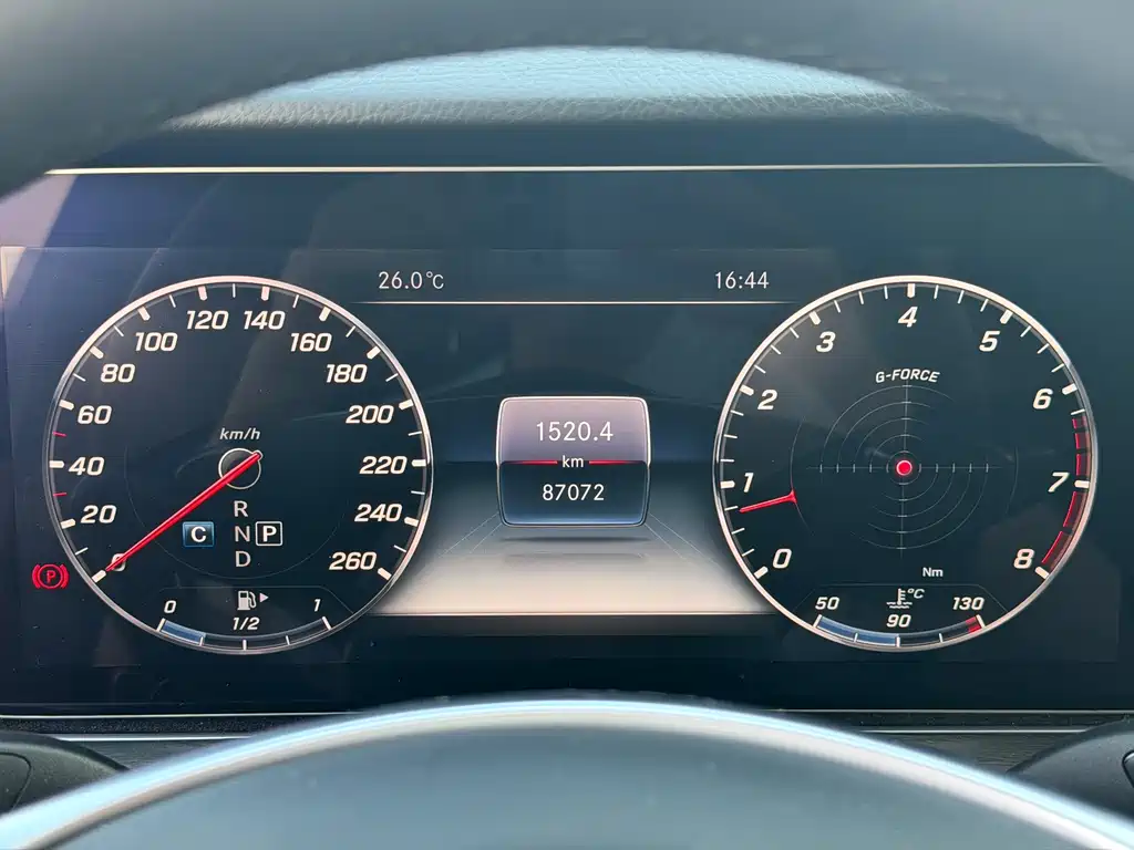 Mercedes-Benz E-Class — миниатюра 18