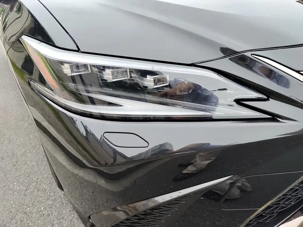 Lexus ES 2021 300h F SPORT