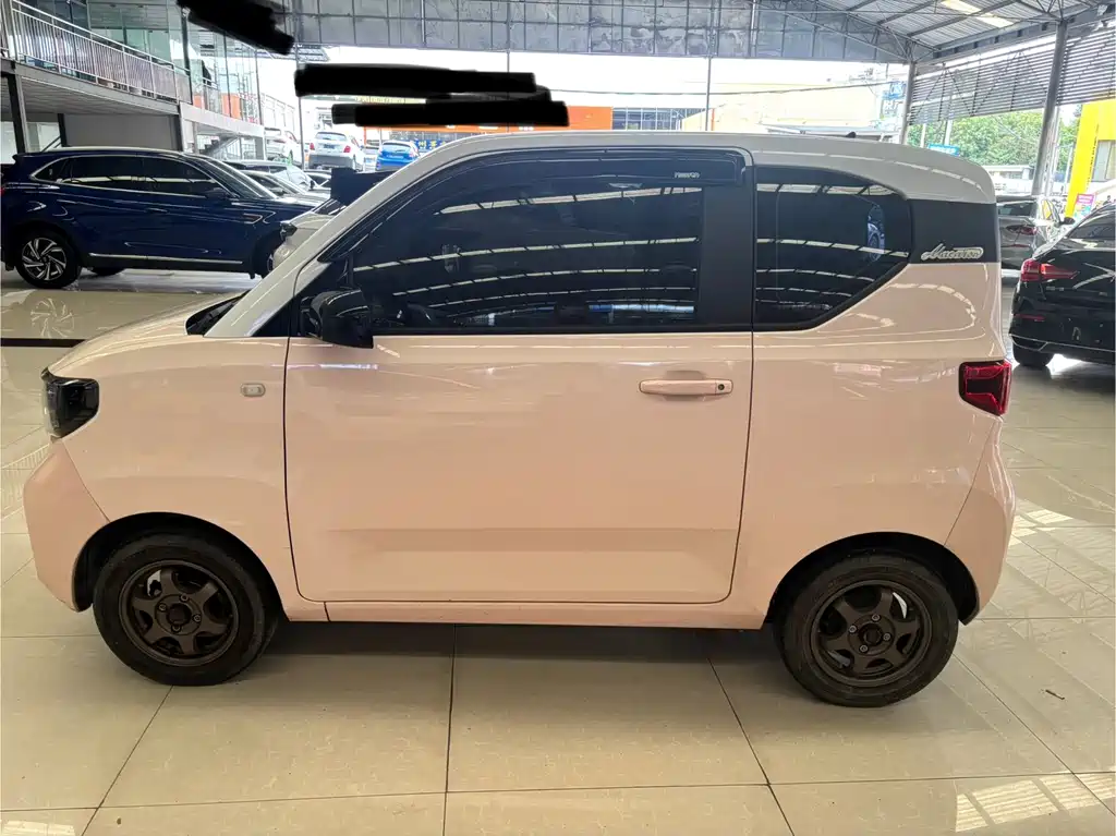 Wuling MINIEV — миниатюра 4