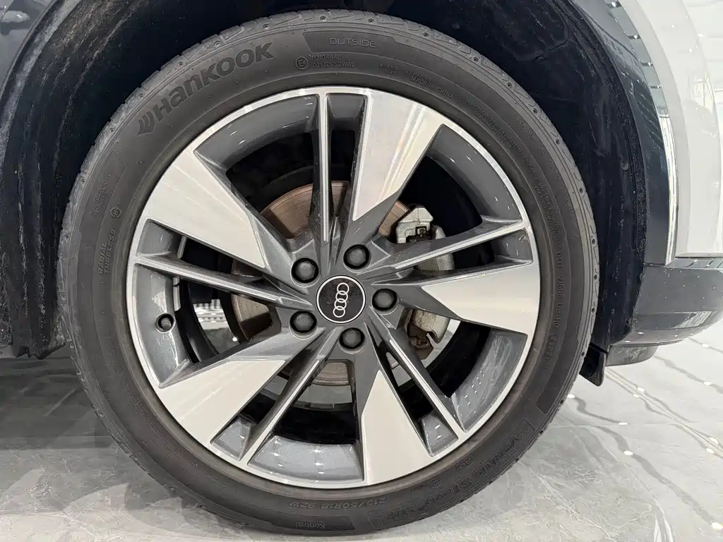 Audi Q2L 2022 35 TFSI Fashion