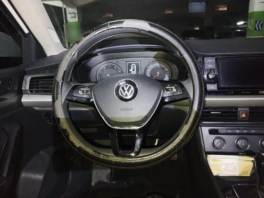 Volkswagen Lavida — миниатюра 3