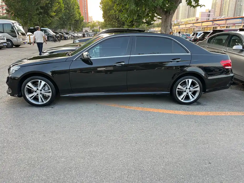 Mercedes-Benz E-Class — миниатюра 9