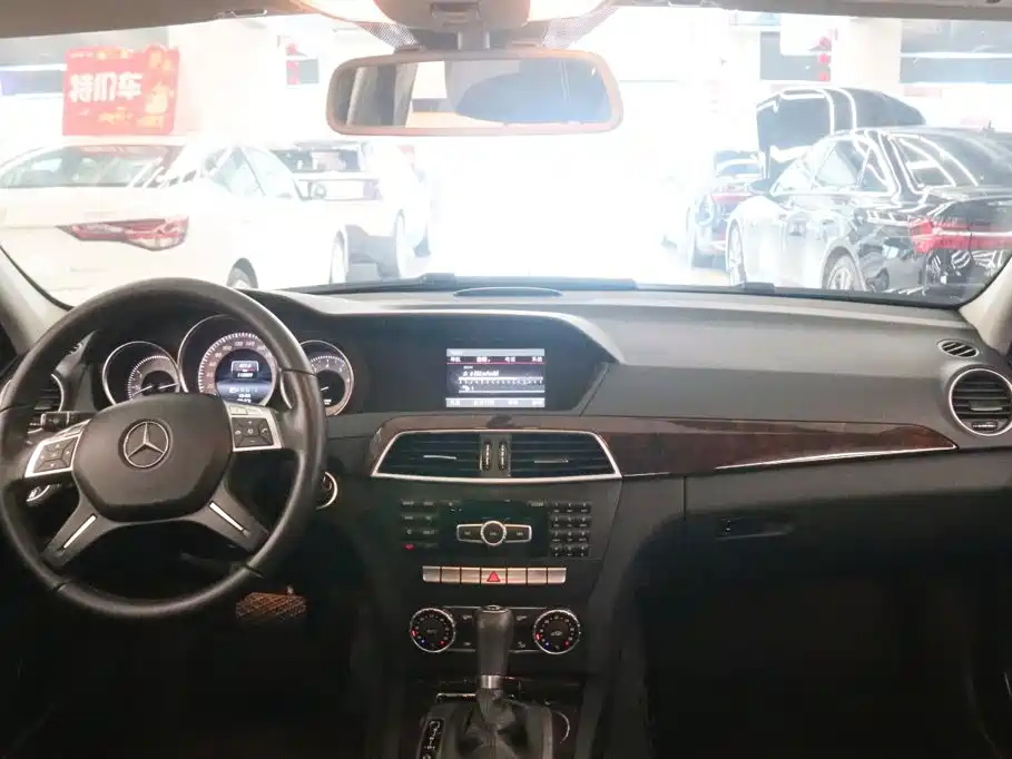 Mercedes-Benz C-Class — миниатюра 5