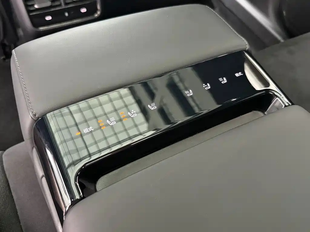 Lynk & Co 10 — миниатюра 11