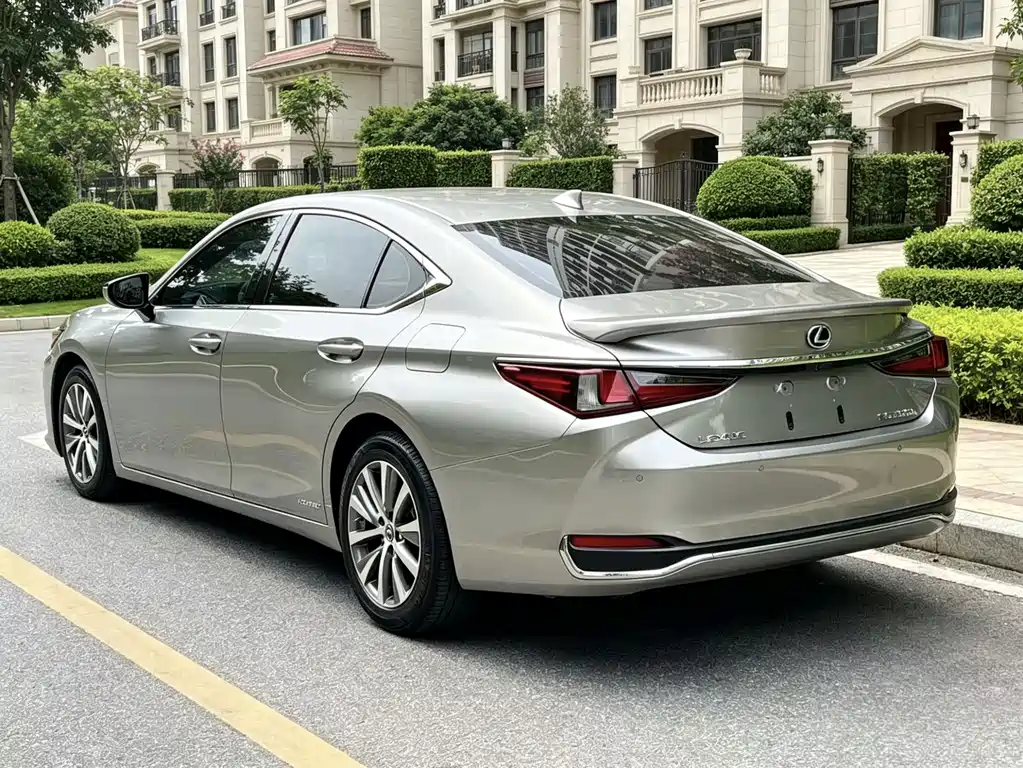 Lexus ES — миниатюра 7