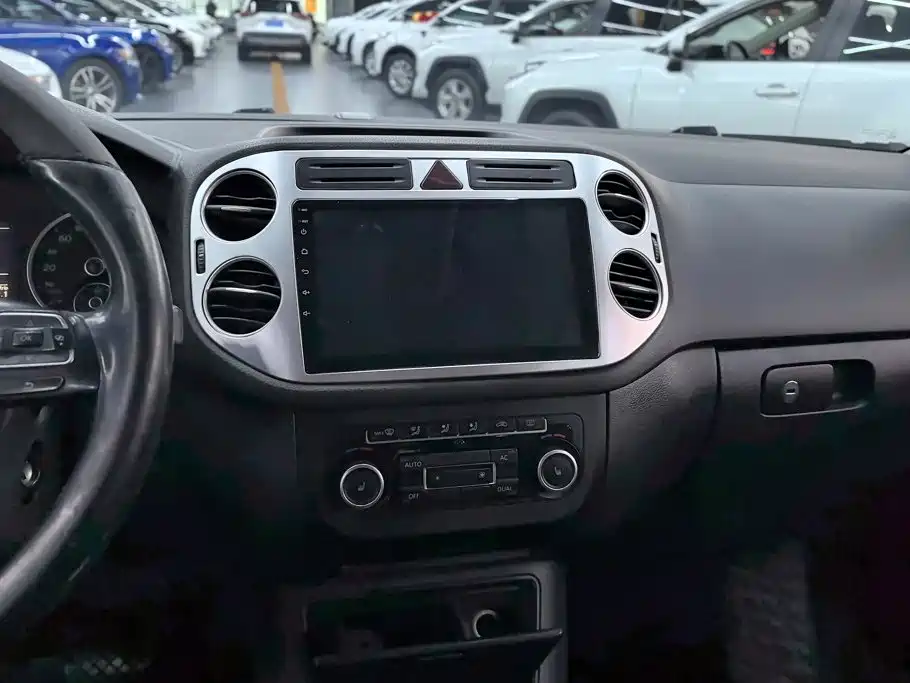 Volkswagen Tiguan — миниатюра 13