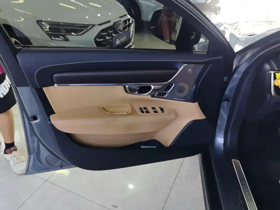 Volvo V90 — миниатюра 7