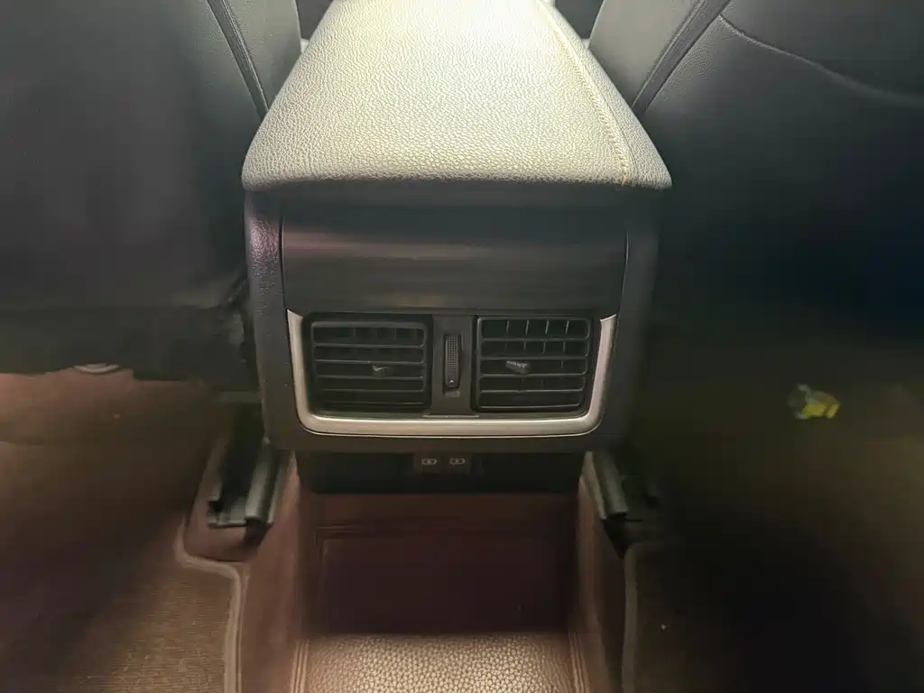 Toyota Camry — миниатюра 7