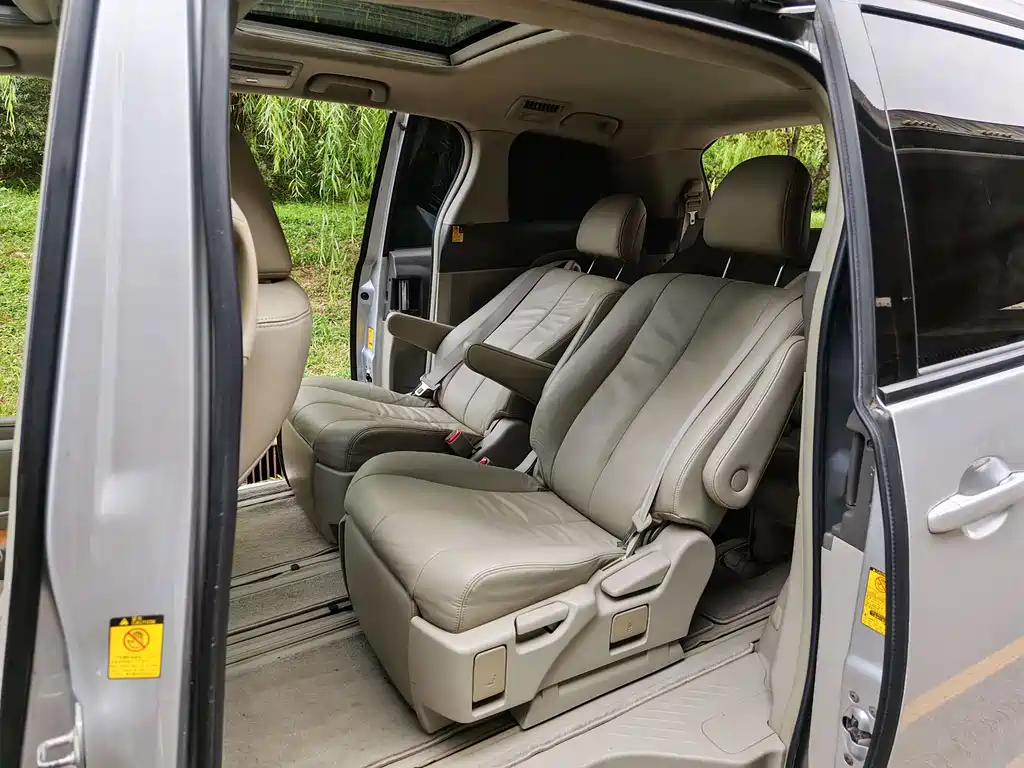Toyota Previa 2012 3.5L 7 Luxury