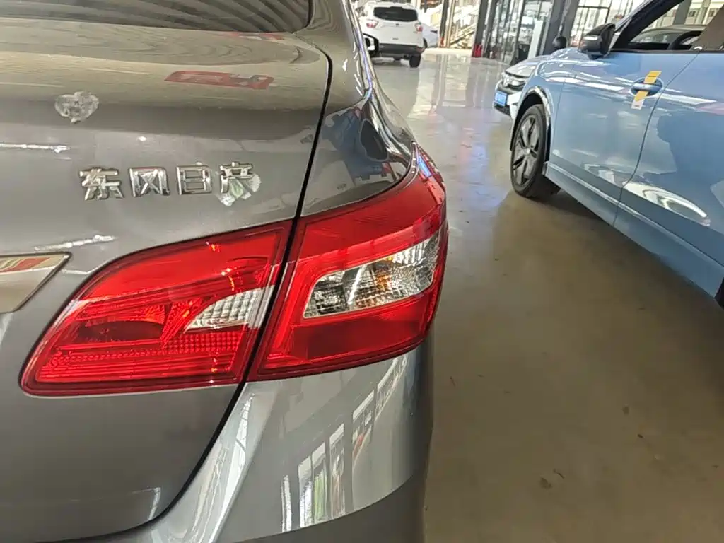 Nissan Sylphy — миниатюра 8