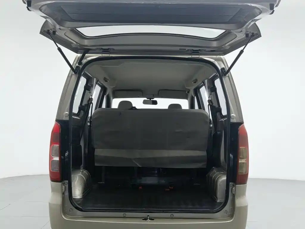 Wuling Hongguang V — миниатюра 16