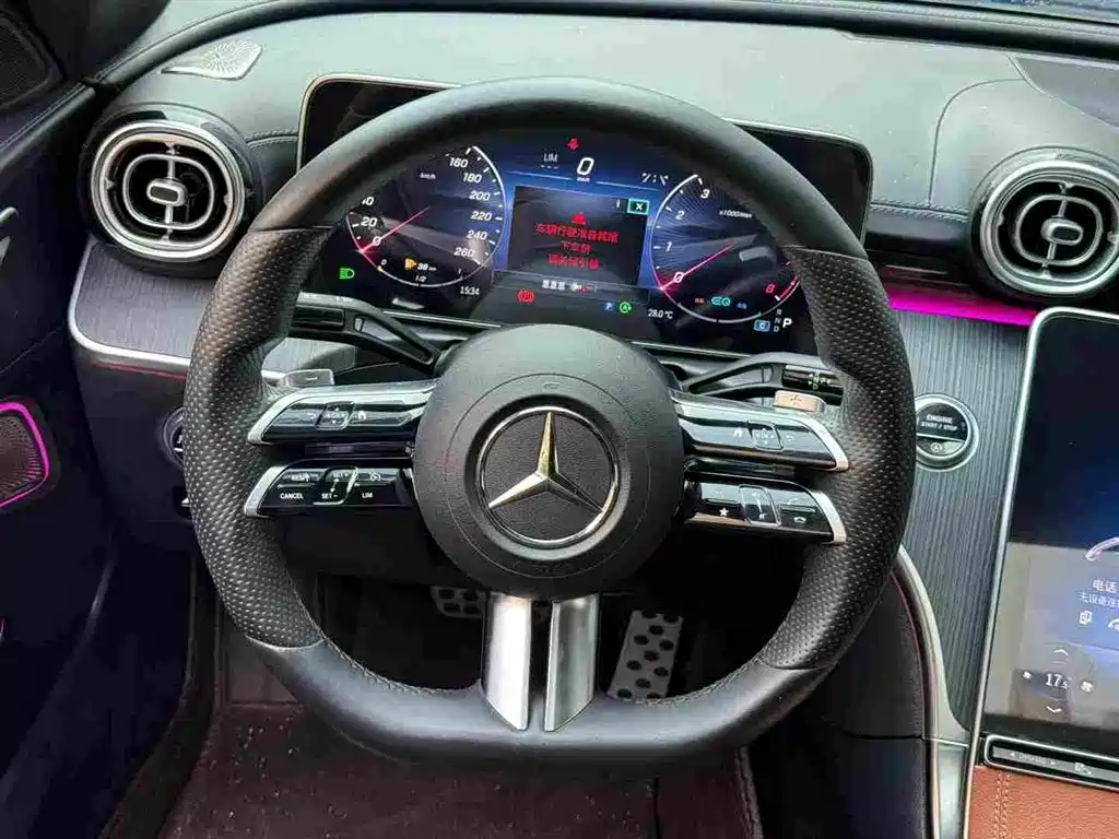 Mercedes-Benz C-Class — миниатюра 6