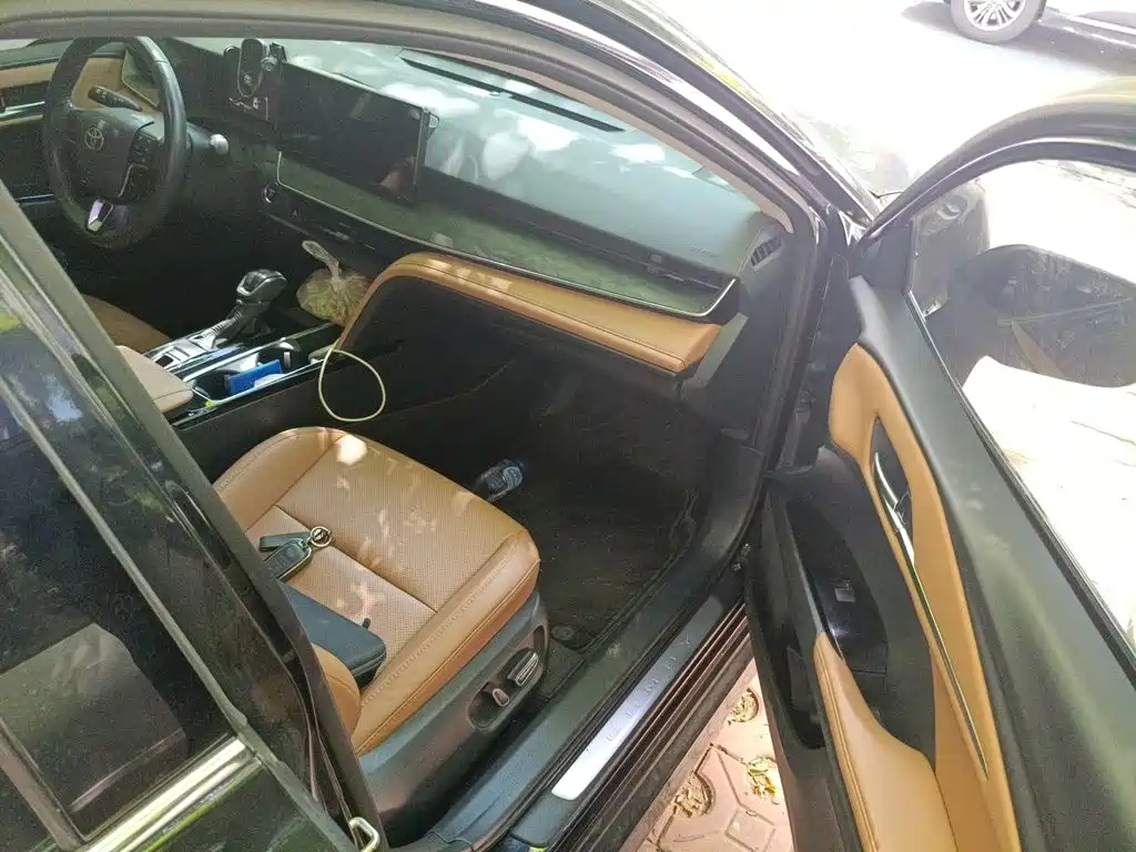 Toyota Camry — миниатюра 18