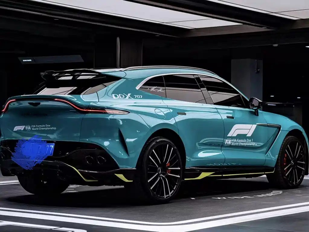 Aston Martin DBX 2021 4.0T V8