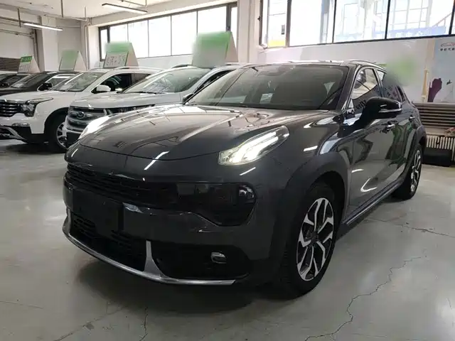 Lynk & Co 02