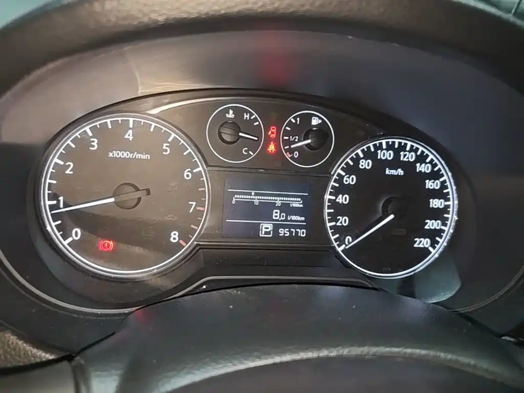 Nissan Tiida — миниатюра 12