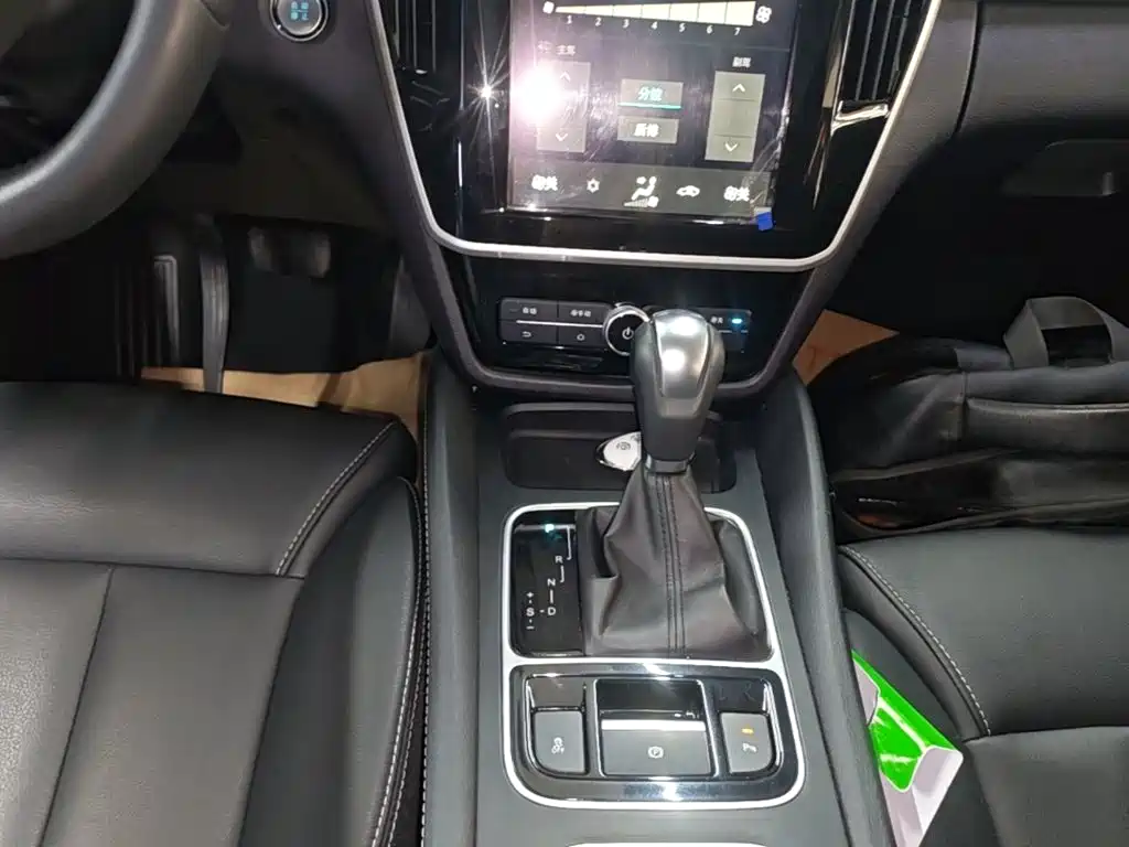 BYD MAX — миниатюра 14
