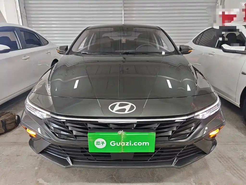 Hyundai Elantra — миниатюра 3
