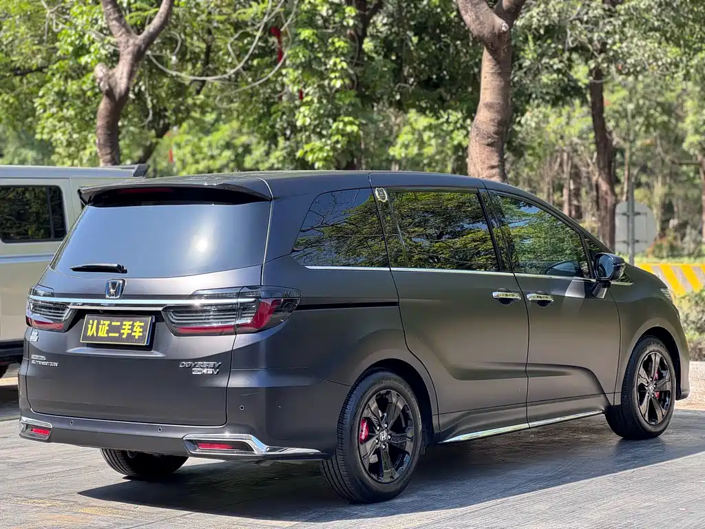 Honda Odyssey 2022 2.0L e:HEV мест