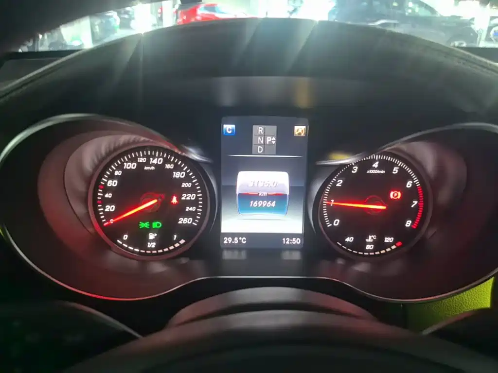Mercedes-Benz GLC — миниатюра 12