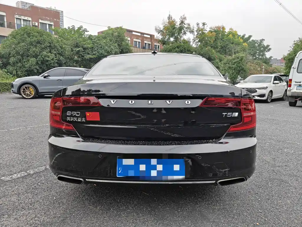 Volvo S90 — миниатюра 10