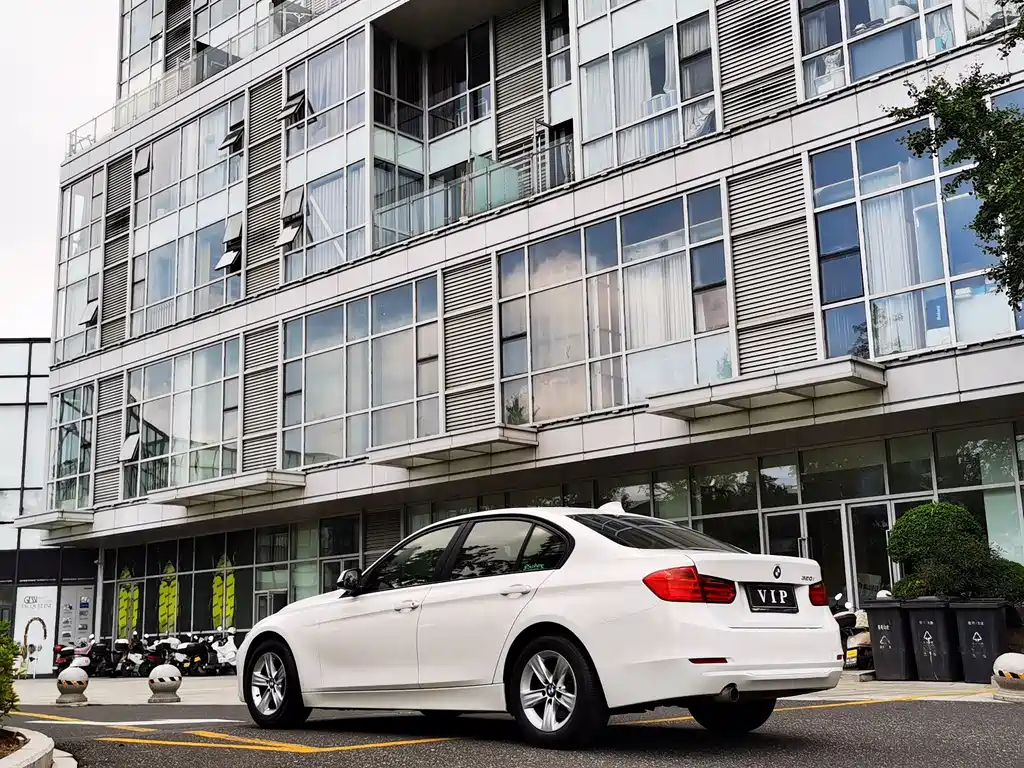 BMW 3 Series — миниатюра 4