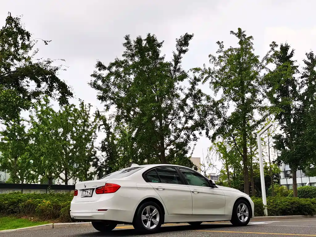 BMW 3 Series — миниатюра 6