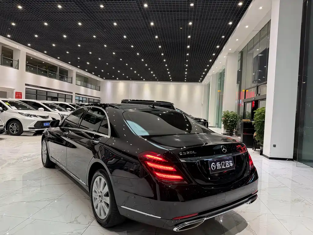 Mercedes-Benz S-Class — миниатюра 11