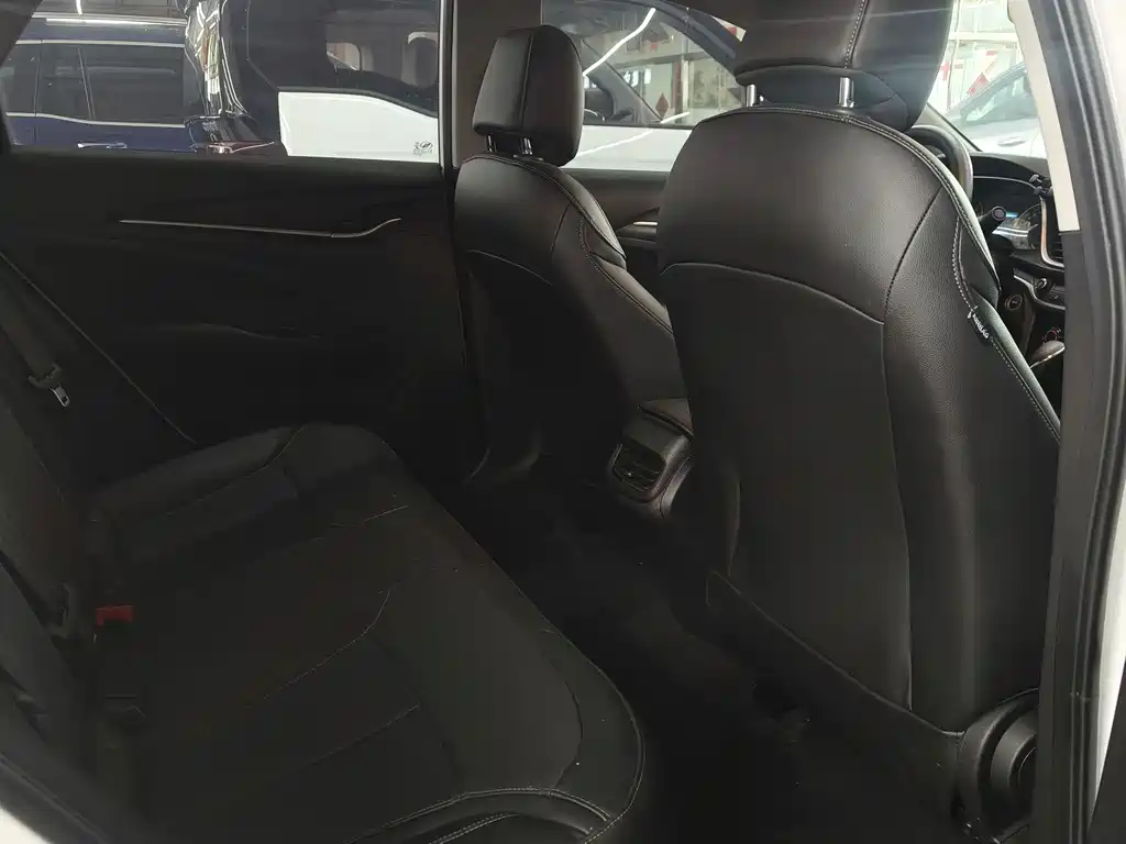 Buick Excelle — миниатюра 10