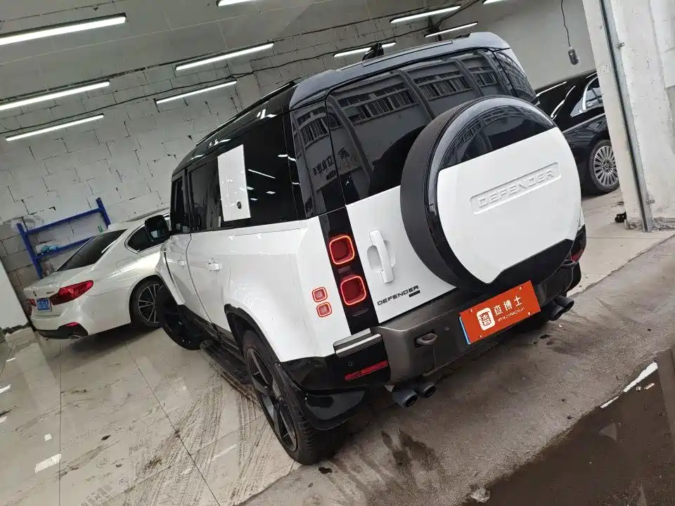 Land Rover Defender — миниатюра 8