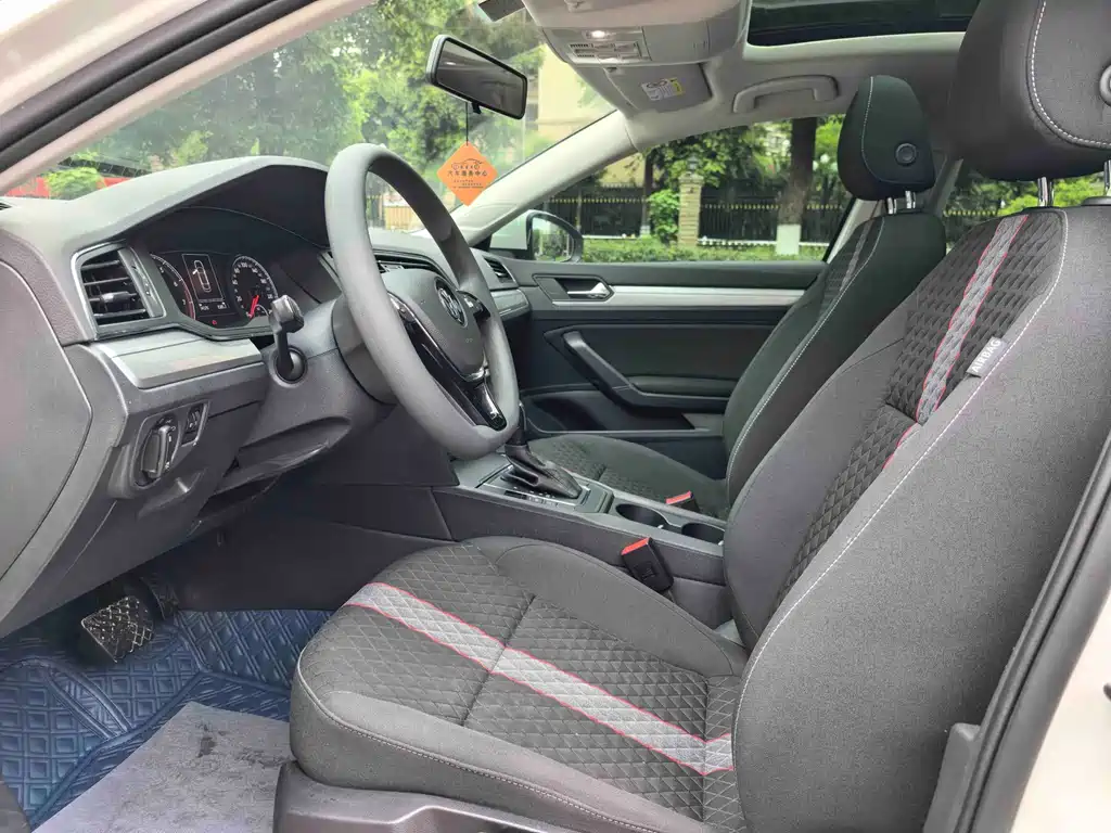 Volkswagen Lamando 2021 230TSI DSG