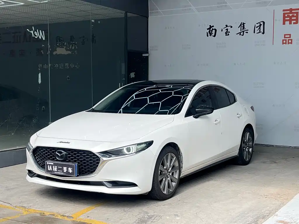 Mazda 3 Axela 2022