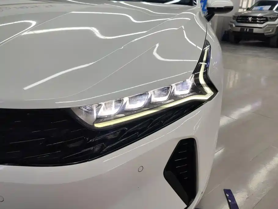 Kia K5 — миниатюра 5