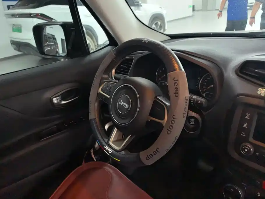 Jeep Renegade — миниатюра 15