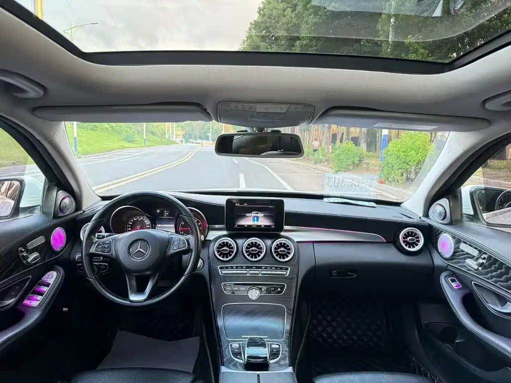 Mercedes-Benz C-Class — миниатюра 9