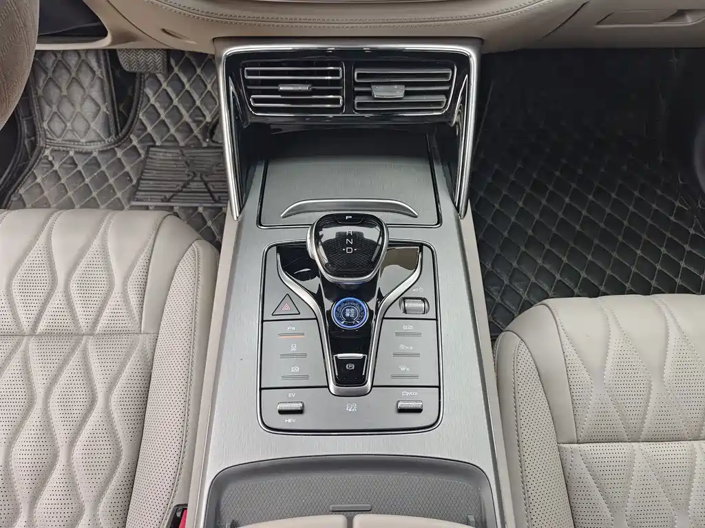 BYD Tang New Energy — миниатюра 23