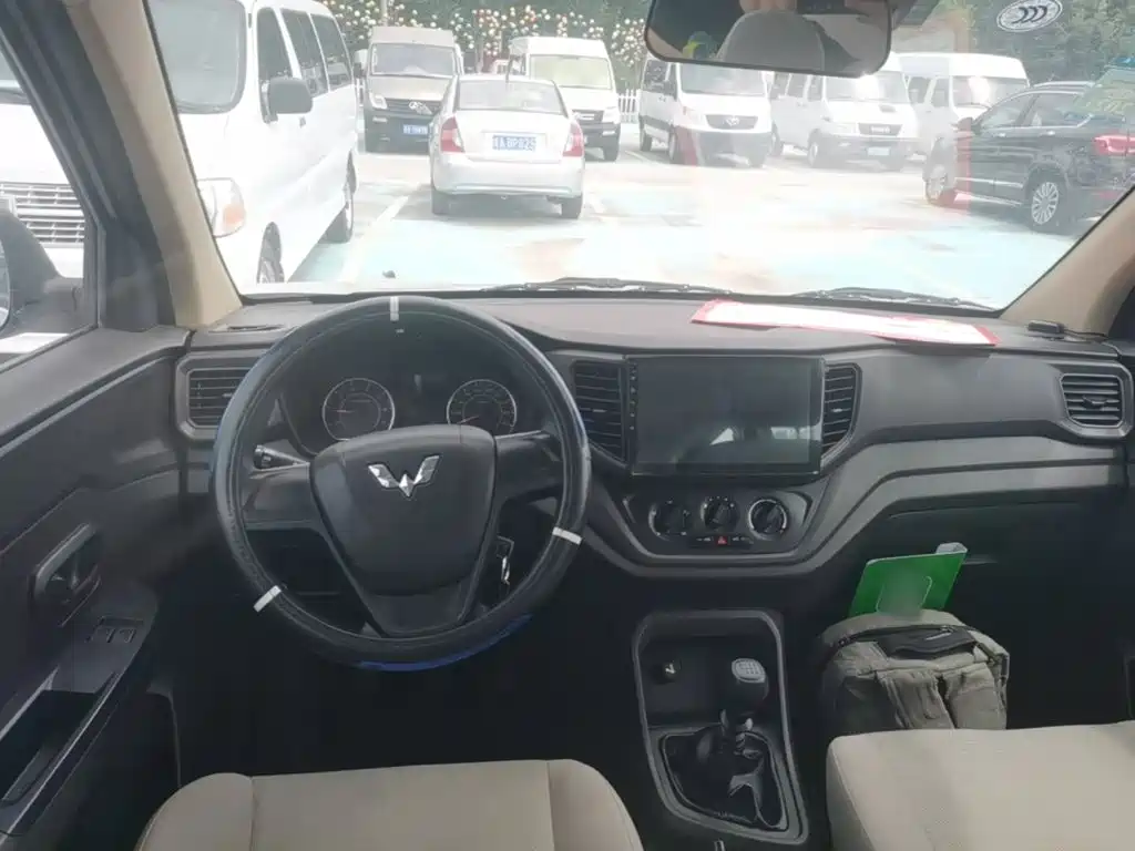 Wuling Hongguang V — миниатюра 10