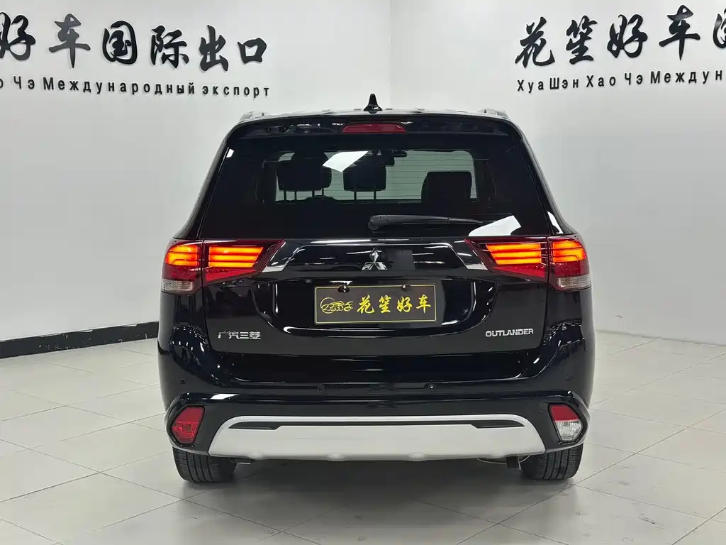 MITSUBISHI OUTLANDER